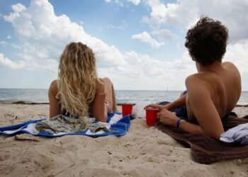 Trupi juaj po ju jep shenja! Ja pse kanceri i lëkurës shfaqet ndryshe te burrat dhe gratë – dhe si ta dalloni në kohë