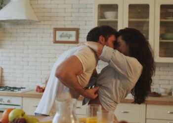 Zbulohet: Çfarë Nuk Durojnë Femrat në Paralojë – E 3-ta do t’ju habisë!