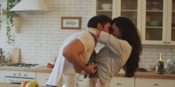 Zbulohet: Çfarë Nuk Durojnë Femrat në Paralojë – E 3-ta do t’ju habisë!