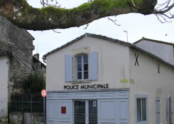 9-vjeçari lihet në shtëpi për dy vite. Historia që tronditi Francën.