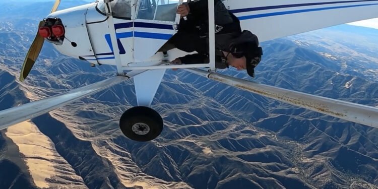 YouTuber-i rrëzon qëllimisht avionin për famë – dënohet me burg