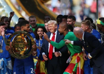 Chelsea triumfon në Botërorin e Klubeve, por ceremonia kthehet në ‘show’ nga Donald Trump