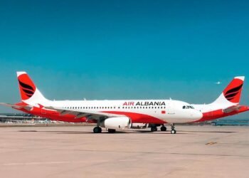 Air Albania: Vonesa, trajtim çnjerëzor dhe çmime të kripura për një shërbim nën nivelin ekonomik
