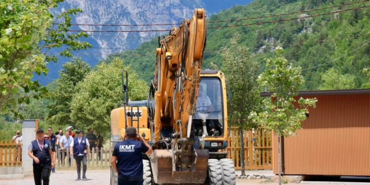 Thethi! Ligji zbret në sezon. Kush po fiton dhe kush po humbet në mes të verës turistike?