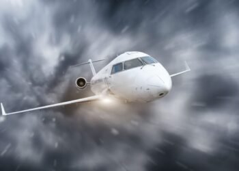 Turbulencat po Shpërthejnë! 1. Çfarë po i Bën Fluturimet Kaq të Rrezikshme?