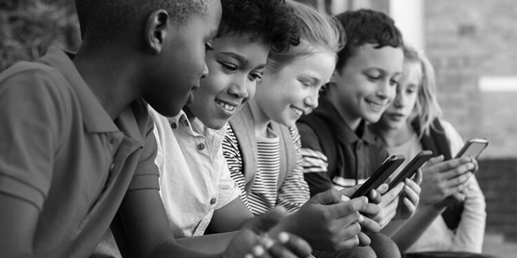 Si po i vrasin telefonat celularë fëmijët tanë — dhe çfarë mund të bëjmë për këtë